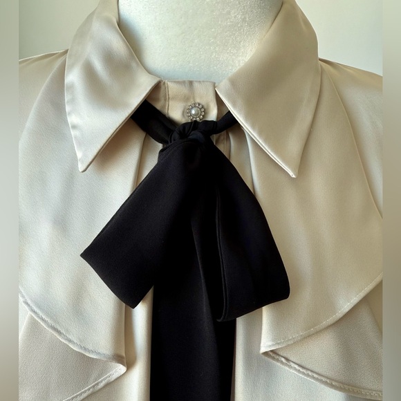 ZARA Satin Blouse with Ruffles. Neutral. XL. - Picture 3 of 9
